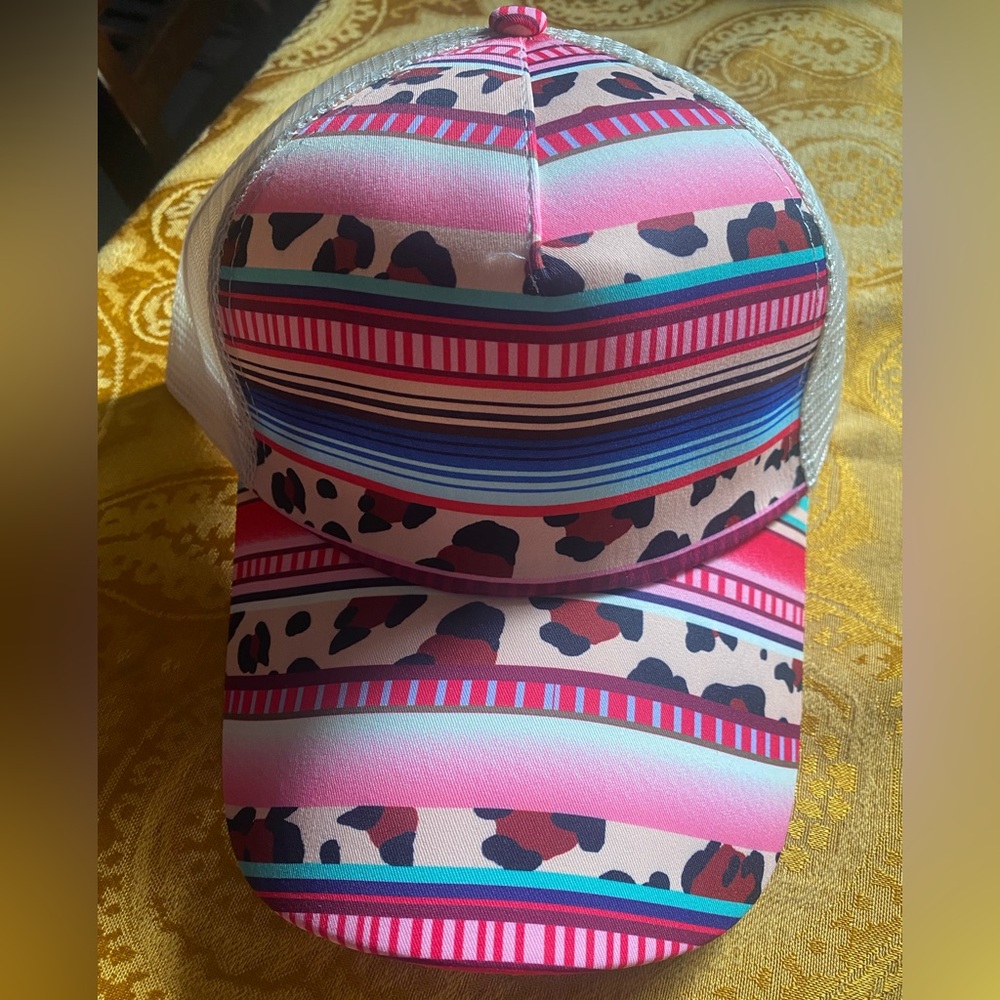 Women’s ponytail hat